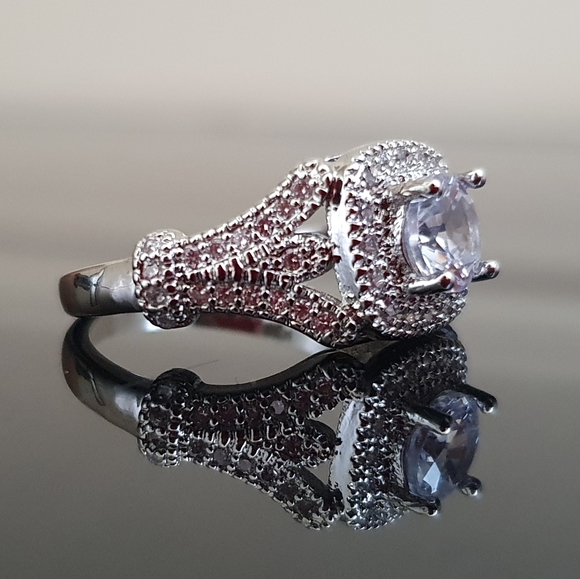 Chic Silver Jewelry Set - Picture 3 of 8